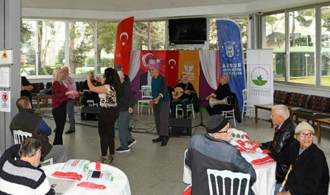 Türk Sanat Müziği Korosu, huzurevi sakinleri için söyledi Osmangazi Belediyesi Türk Sanat Müziği Korosu, huzurevi sakinleri için moral