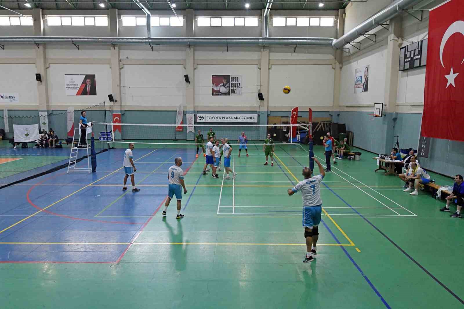 TÜRKİYE VETERAN VOLEYBOL TURNUVASI’NDA ŞAMPİYONLAR BELLİ OLDU
