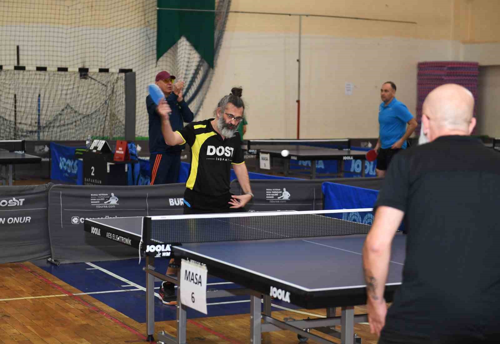 ULUSAL BURSA VETERAN MASA TENİSİ TURNUVASI BAŞLADI