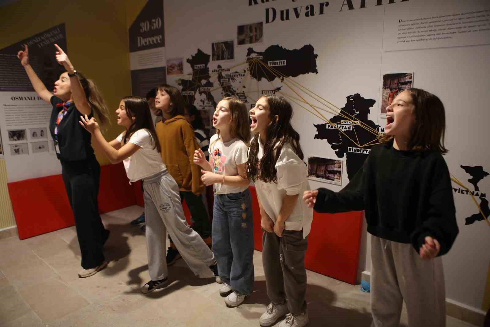 ÜRÜNLÜ ARI EVİ’NDE ÇOCUKLAR SANAT VE EĞLENCEYLE BULUŞTU