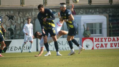 Evinde lider Küçükçekmece Sinopspor’a 3-0 mağlup olan 1923 Mustafakemalpaşaspor, üst