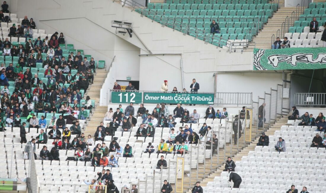 Atatürk Spor Kompleksi Matlı Stadyumu’nda çocuk tribünü oluşturuldu.
