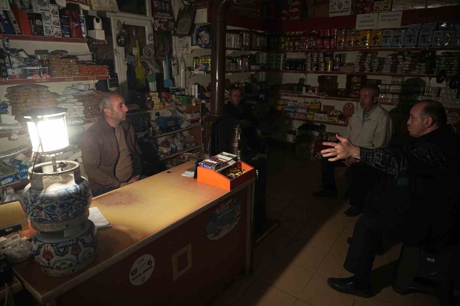 BURSA-BALIKESİR İL SINIRINDA ÇIKAN ORMAN YANGININDA ÖNLEM OLARAK MAZLUMLAR KÖYÜNÜN