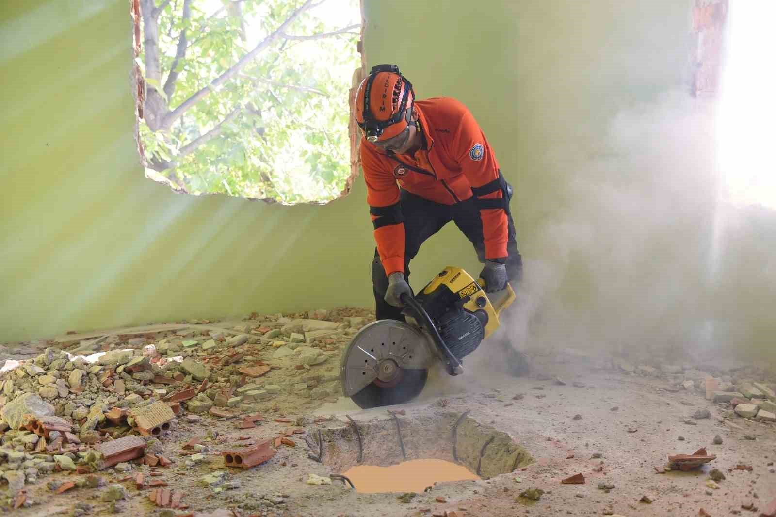 YILDIRIM’DA NEFES KESEN TATBİKAT