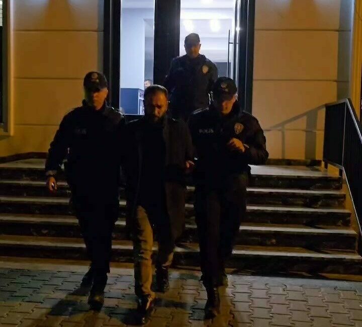 Bursa’da hakkında 32 yıl 1 ay hapis cezası bulunan şahıs,