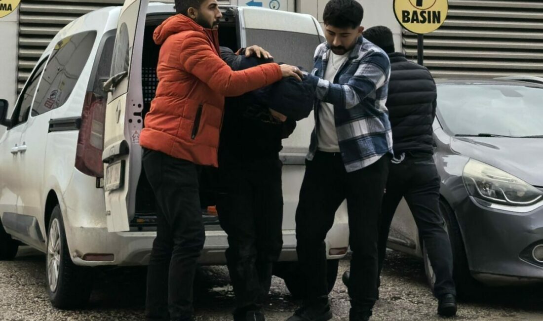4 ayrı suçtan aranan şüpheli yakalandı Bursa’nın İnegöl ilçesinde Emniyet Müdürlüğü ekipleri 4 ayrı suçtan aranan