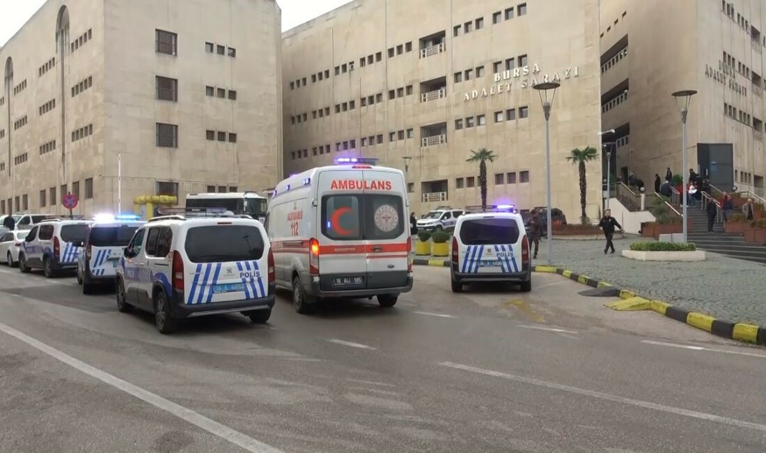 Bursa Adliyesinde silahlı saldırı: Ölü ve yaralılar var Bursa Adliyesi'nde görülen bir cinayet davasında silahlı saldırı düzenlendi. Saldırıda