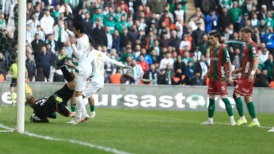 Lider Bursaspor, 2024’ün son maçında Karşıyaka’yla 0-0 berabere kaldı. Atatürk