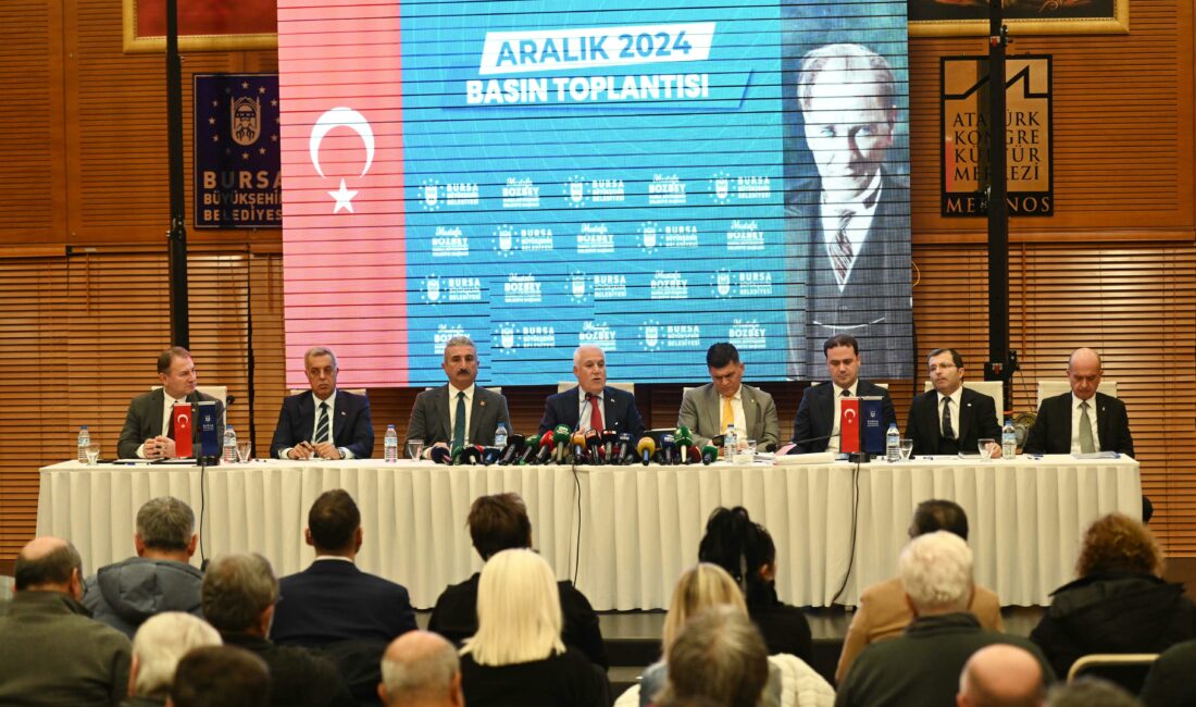 Bursa Büyükşehir Belediye Başkanı Bozbey’den yıl sonu değerlendirme toplantısı Bursa Büyükşehir Belediye Başkanı Mustafa Bozbey, göreve başladığı günden bu