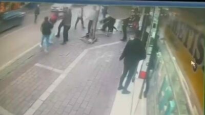 Bursa’nın Osmangazi ilçesinde sözlü tartışmada artan tansiyon kavgaya dönüşünce cadde