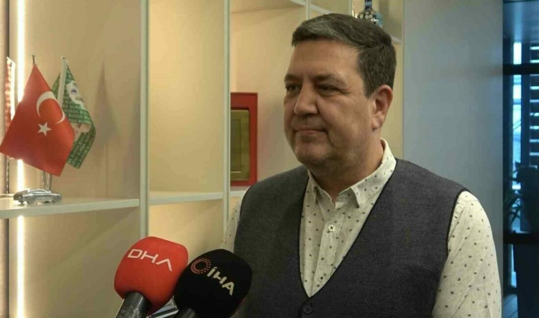 Ambulans sürücüsü ile kavga eden genç, 54 gün sonra tahliye edildi Bursa’da 2 ay önce ambulans şoförünün, trafikte yol verme meselesi
