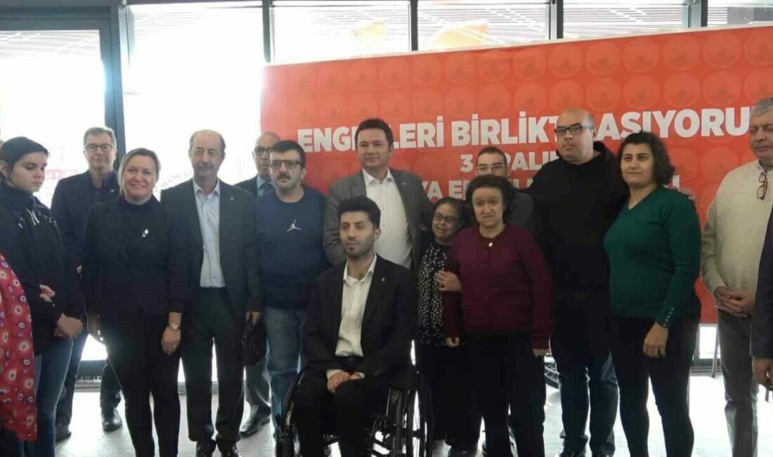 Osmangazi Belediye Başkanı Erkan Aydın, kahvaltı sofrasında engelli bireylerle bir