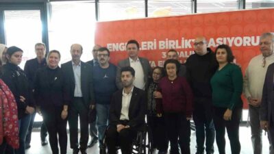 Osmangazi Belediye Başkanı Erkan Aydın, kahvaltı sofrasında engelli bireylerle bir