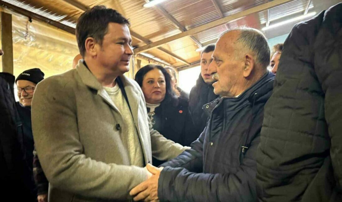 Başkan Aydın mahalleleri adım adım geziyor Osmangazi Belediye Başkanı Erkan Aydın, Alaaddin ve Yahşibey mahallelerini ziyaret