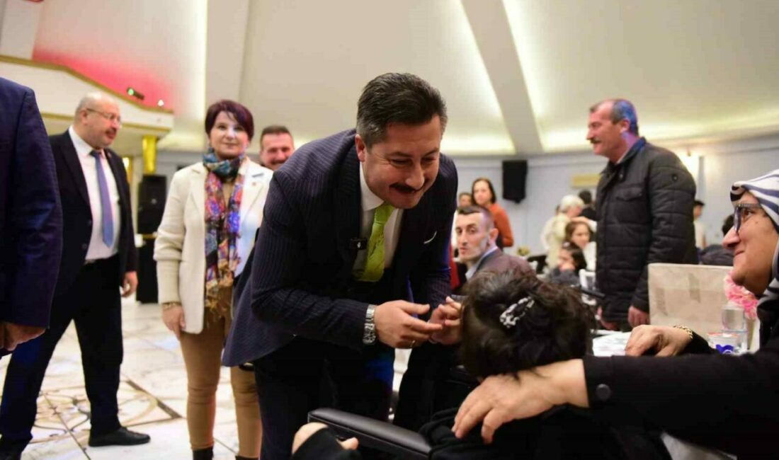 Yenişehir’deki engelli bireylerle ve aileleriyle bir araya gelen Yenişehir Belediye
