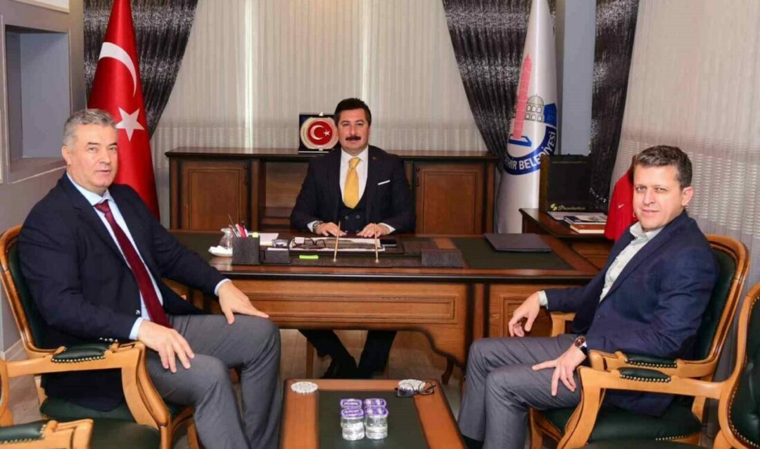 Şişecam’ın Trakya Cam Fabrika Müdürü Ayhan Aydemir ve Anadolu Cam