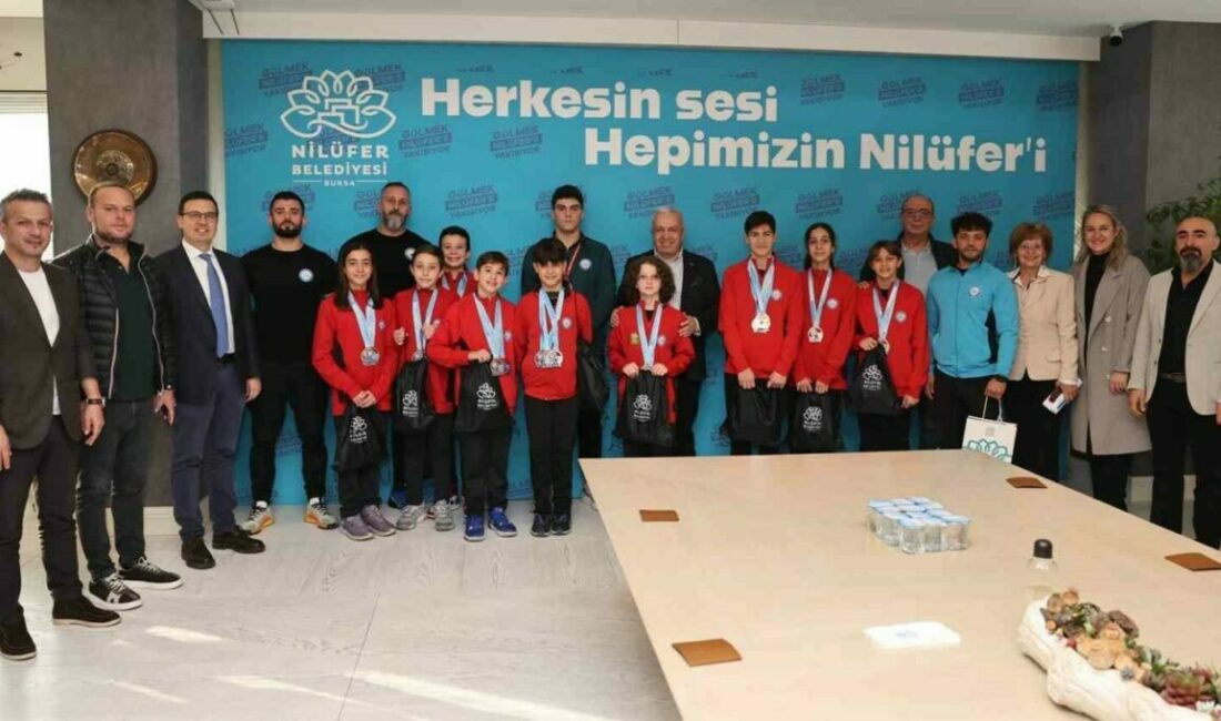 Başkan Şadi Özdemir başarılı sporcuları ağırladı Nilüfer Belediyespor’un, Türkiye Şampiyonalarında U11 yüzme ve güreş branşında derece