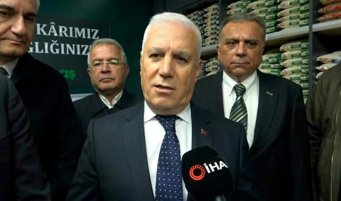 ‘Başkan Bozbey Burada’ projesi çerçevesinde makamını Mudanya’ya taşıyan Başkan Mustafa