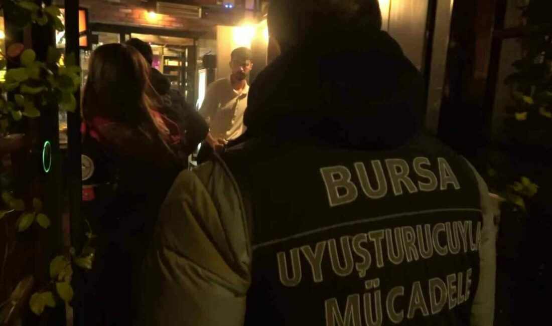 Bursa Emniyet Müdürlüğü Asayiş Şube Müdürlüğü’ne bağlı ekipler, gece mekanlarında