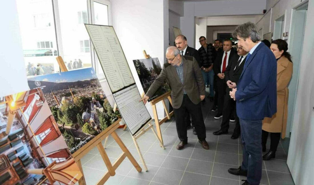 Bursa vakfiyeleri ve vakıf eserleri sergisi BUÜ’de açıldı Bursa Vakfiyeleri ve Vakıf Eserleri Fotoğraf Sergisi, Bursa Uludağ Üniversitesi’nde
