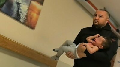 Bursa’nın İnegöl ilçesinde üzerine çaydanlıktaki kaynar su dökülen 1.5 yaşındaki