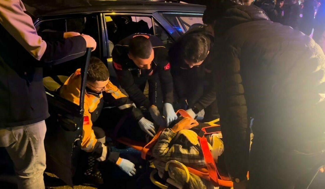 Bursa’da yolda seyir halinde olan otomobil ile dönüş yapmak isteyen