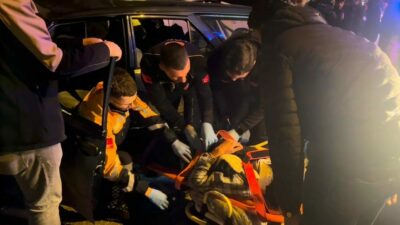 Bursa’da yolda seyir halinde olan otomobil ile dönüş yapmak isteyen