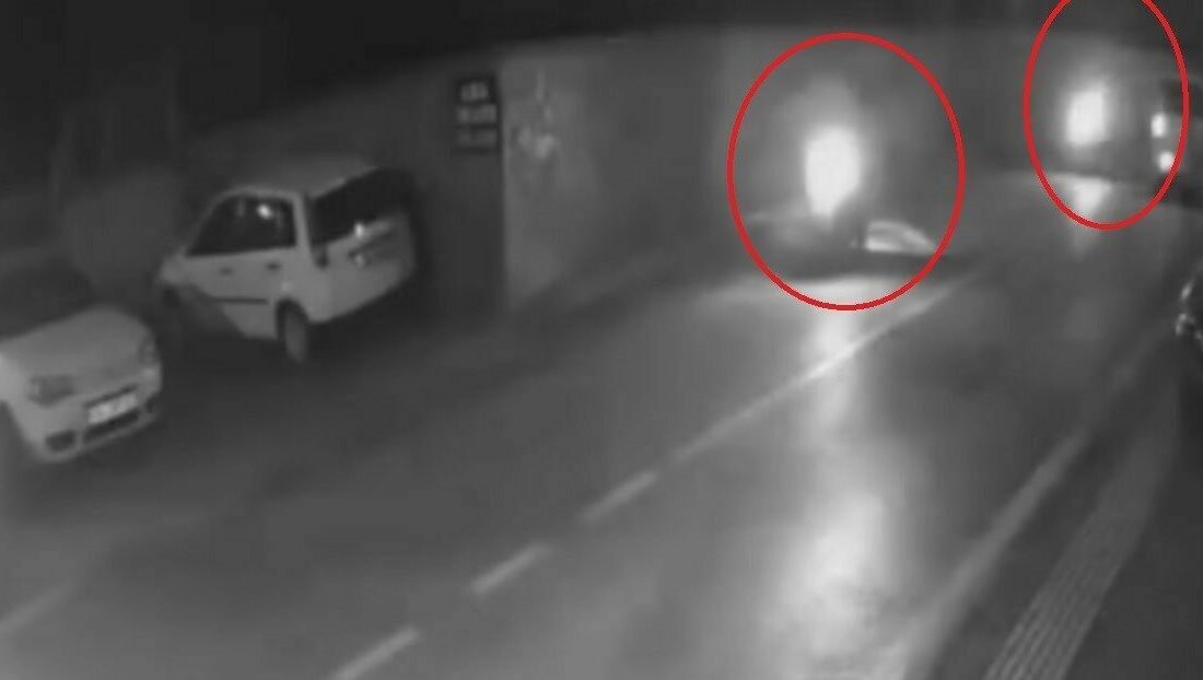 Bursa’da 2 motosikletin karıştığı ilginç kaza kamerada Bursa’da seyir halindeki bir motosikletli cadde üzerinde ilerlediği esnada aniden