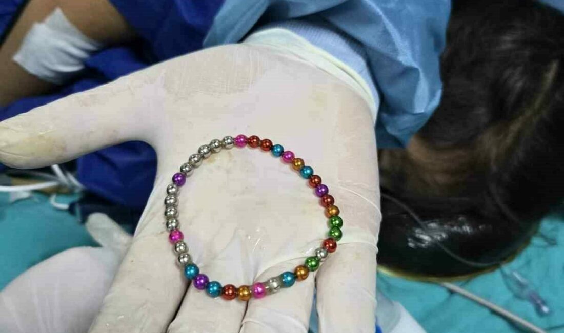 Bursa Yüksek İhtisas Eğitim ve Araştırma Hastanesi’nde, mıknatıslı boncuk bileklik