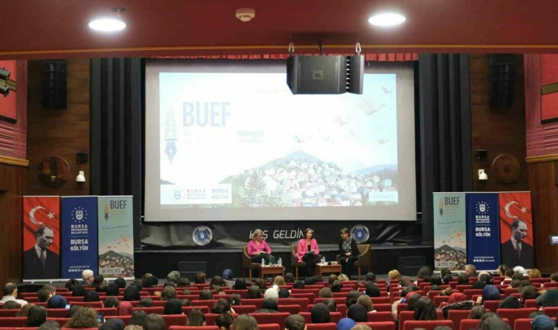 Bursa’da edebiyat şöleni yaşandı Bursa Büyükşehir Belediyesi tarafından ‘Başlangıçlar’ temasıyla bu yıl ilki düzenlenen