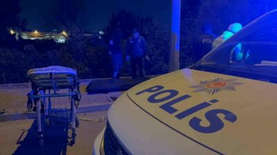 Bursa’da otomobile çarparak savrulan motosikletteki 2 kişi hayatını kaybetti. Kaza,