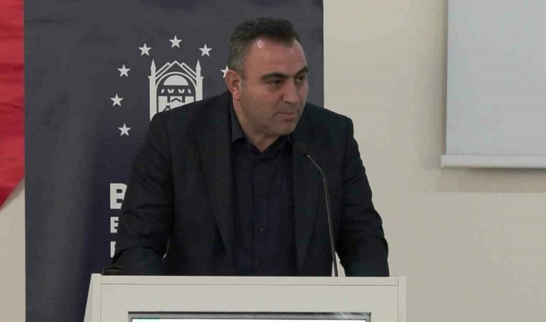 Bursa’da ‘Türk Kadınına Seçme ve Seçilme Hakkı Tanınmasına Güncel Bakış’ paneli Bursa Büyükşehir Belediyesi ve Türk Üniversiteli Kadınlar Derneği Bursa Şubesi