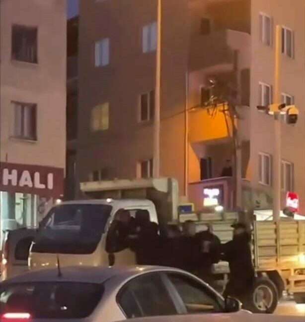 Bursa’da iki sürücü arasında çıkan sözlü tartışma, kavgaya dönüşünce taraflardan