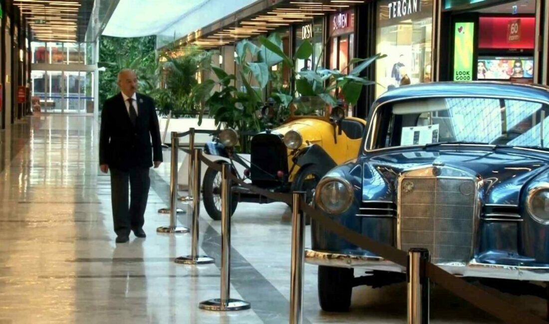 Bursalı koleksiyonerin gözde otomobillerine değer biçilemiyor Bursa’da Ahmet Erdönmez’in koleksiyonunda bulunan eserler müzede sergileneceği günü bekliyor.