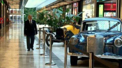 Bursa’da Ahmet Erdönmez’in koleksiyonunda bulunan eserler müzede sergileneceği günü bekliyor.