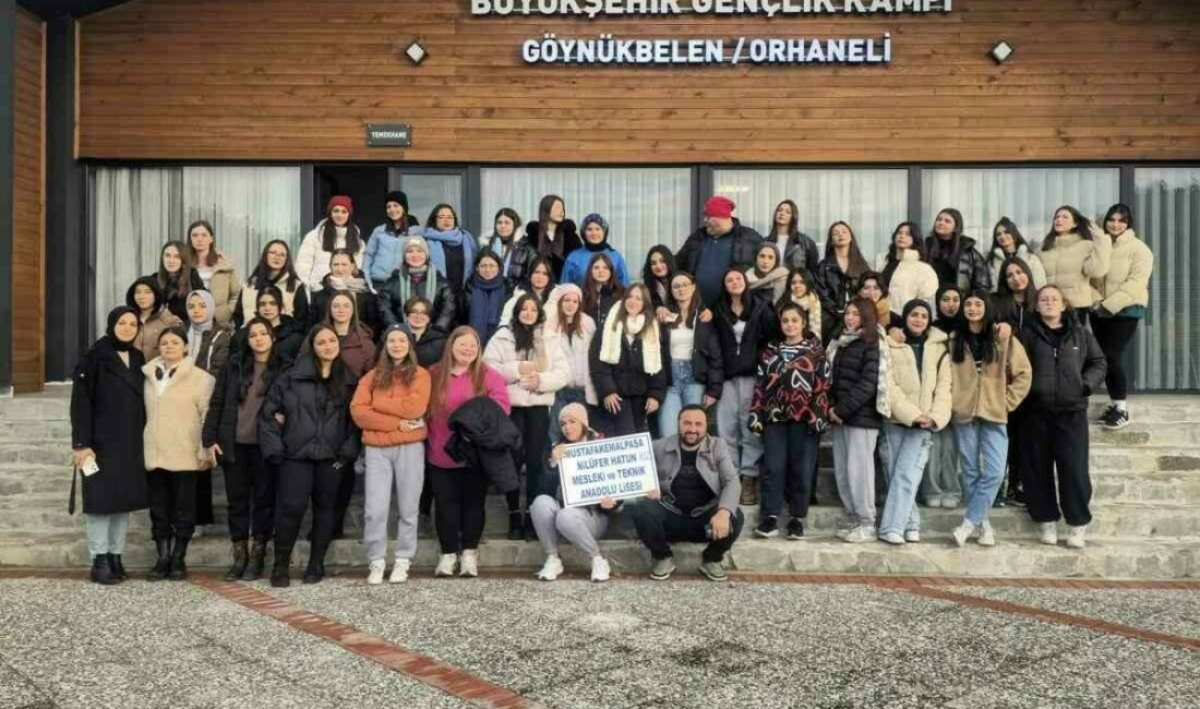 Büyükşehir’den gençlere başarı ve motivasyon kampı Bursa Büyükşehir Belediyesi tarafından Orhaneli Göynükbelen Gençlik Kampı’nda düzenlenen başarı