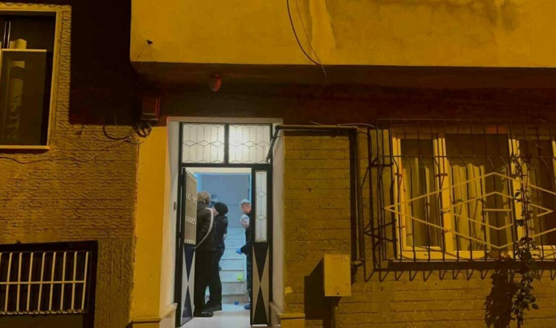 Ekiplerle çatışmaya girdi, vurularak gözaltına alındı Bursa’da uyuşturucu ticareti yaptığı sırada ekiplerce kıstırılan şahıs, polislerin üzerine