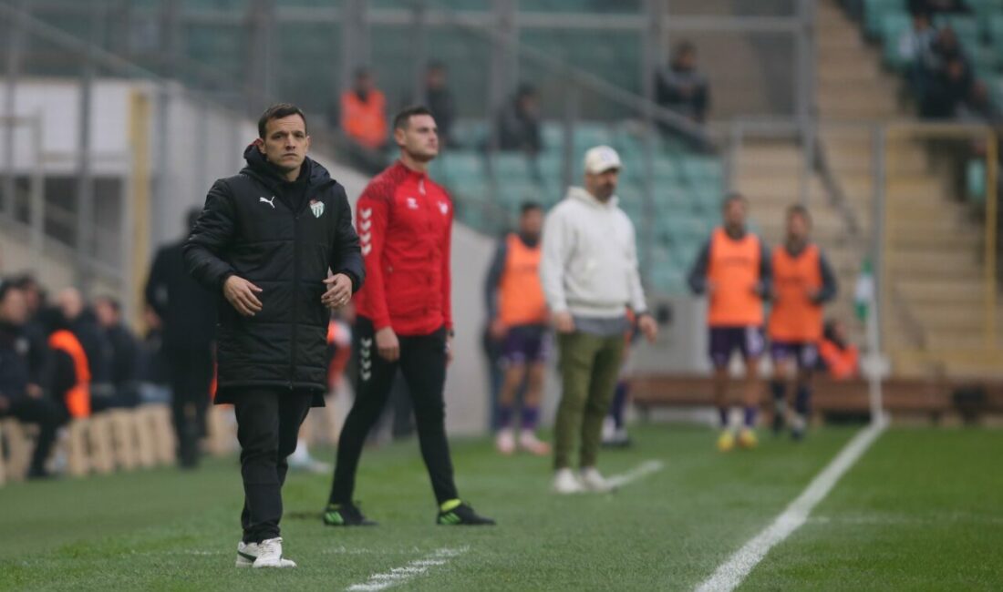 Bursaspor’un hocası Batalla’dan şampiyonluk mesajı Bursaspor Teknik Direktörü Pablo Martin Batalla, Artvin Hopaspor galibiyeti sonrası