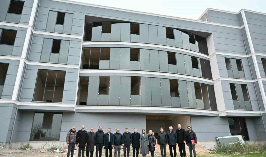 Engelsiz Yaşam Merkezi’nde yol yarılandı Yıldırım Belediyesi’nin ilçeye kazandıracağı Yıldırım Engelsiz Yaşam Merkezi’nde çalışmaların yüzde