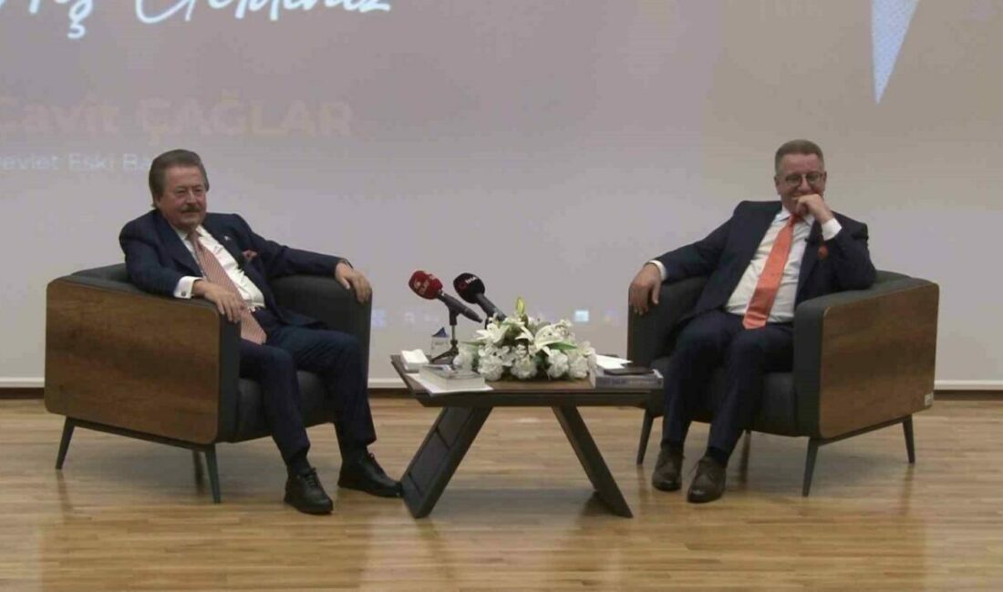 Eski Devlet Bakanı Çağlar: “Üniversiteler hayata başlayan insanların yol çizeceği fabrikalardır” Eski Devlet Bakanı Cavit Çağlar, Mudanya Üniversitesi’nin “Tecrübe Konuşuyor” adlı