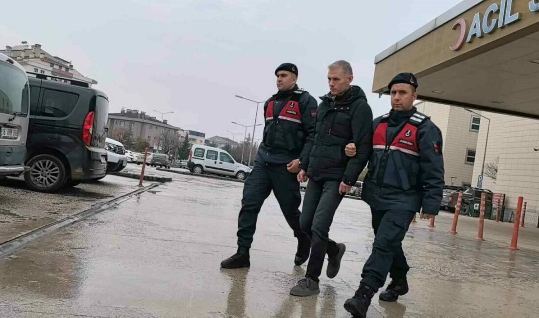 FETÖ/PYD üyesi üsteğmen yakalandı Bursa’nın İnegöl ilçesinde, jandarma ekipleri FETÖ/PYD üyesi üsteğmeni kıskıvrak yakaladı.