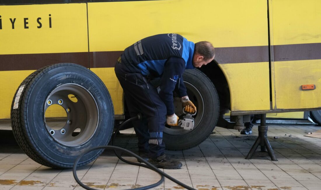 Bursa’da otobüsler kışa hazır! Bursa Büyükşehir Belediyesi’nin ulaşım iştiraki BURULAŞ’a bağlı araçların lastikleri, kış