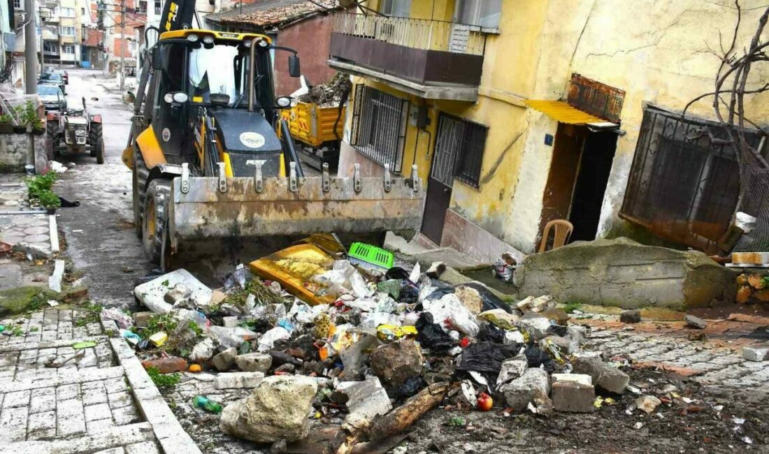 Gemlik dip bucak temizleniyor Gemlik Belediyesi Temizlik İşleri Müdürlüğü, ilçede sürdürdüğü temizlik çalışmalarına bir