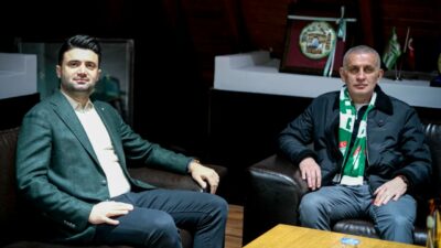 Türkiye Futbol federasyonu Başkanı İbrahim Hacıosmanoğlu, Karşıyaka maçında Bursaspor taraftarına