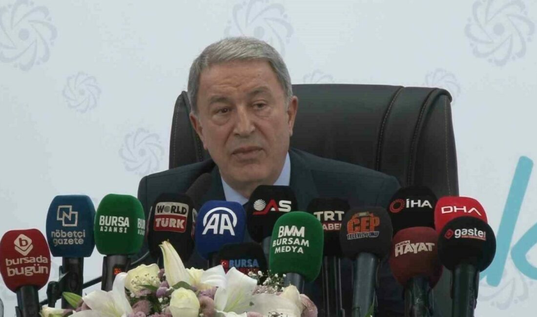 Hulusi Akar: “Suriye’ye destek verdik, vermeye de devam ediyoruz” TBMM Milli Savunma Komisyonu Başkanı Hulusi Akar, “Suriye’nin toprak bütünlüğü
