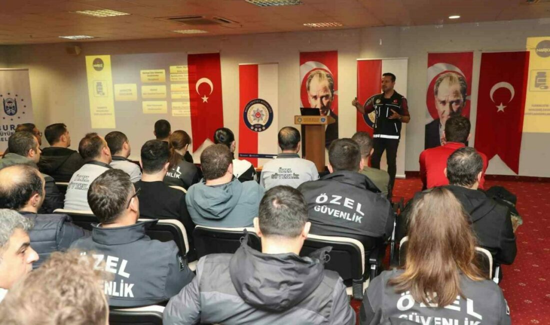 “KAAN Uygulaması” çerçevesinde 352 özel güvenlik görevlisine eğitim verildi Bursa İl Emniyet Müdürlüğü Özel Güvenlik Şube Müdürlüğü Koordinesinde, güvenlik