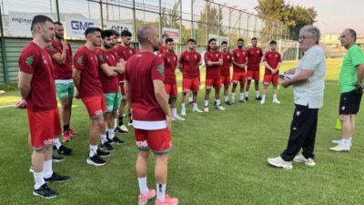 Bursaspor’un bu haftaki rakibi Karşıyaka’da sular durulmuyor. Bursaspor ile açılan