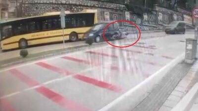 Bursa’da bir motosikletlinin kaza yaptığını gören başka bir motosiklet sürücüsü,