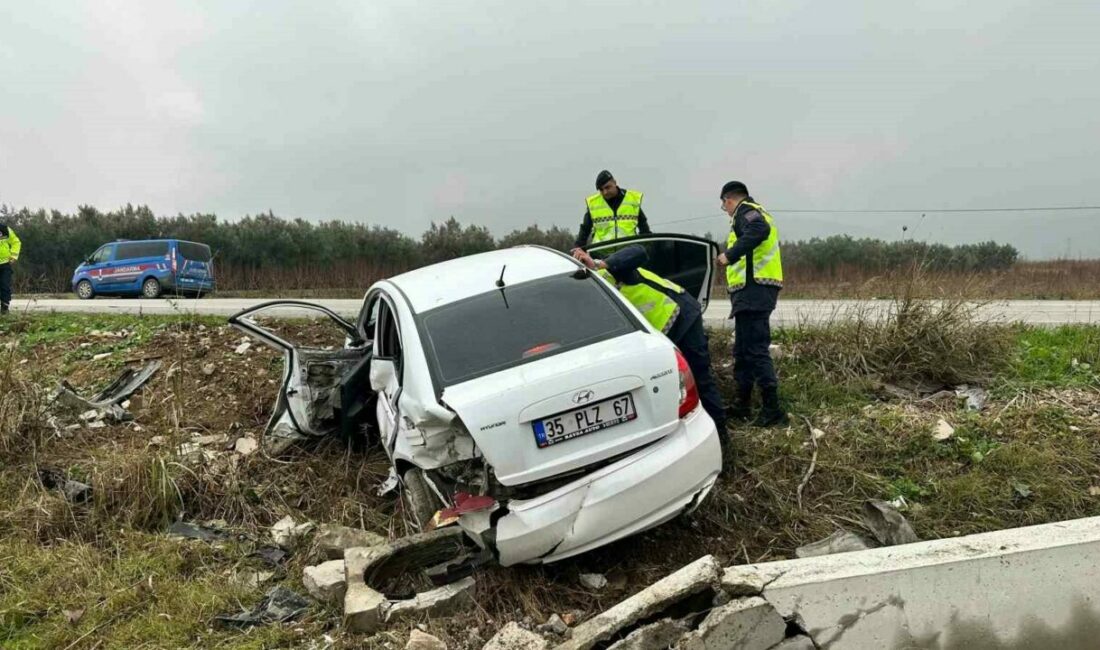 Kontrolden çıkan araç su kanallarını parçalayarak tarlaya uçtu: 2 yaralı Bursa’nın İznik ilçesinde yağışlı hava sebebiyle kontrolden çıkan otomobil, su