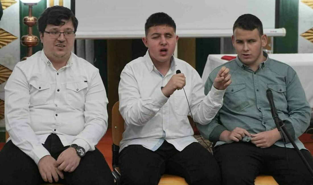 Bursa’nın Nilüfer İlçesi’nde görme engelli öğrenciler Kuran Kursu’nda öğrendikleri Braille